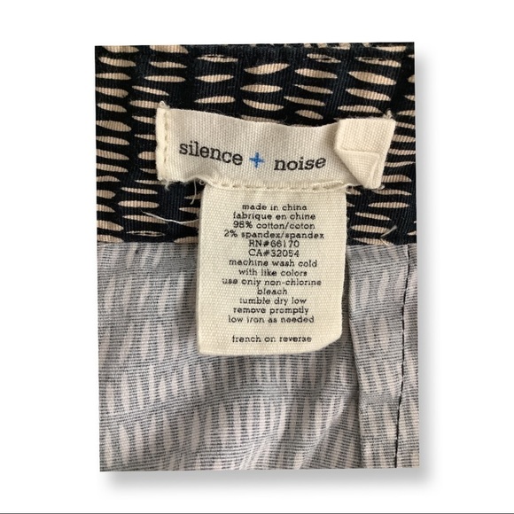 Silence + Noise Patterned Hot Shorts - Picture 4 of 4